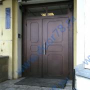 1 Двустворчатая уличная эксклюзивная дверь со сложной металлической филенкой